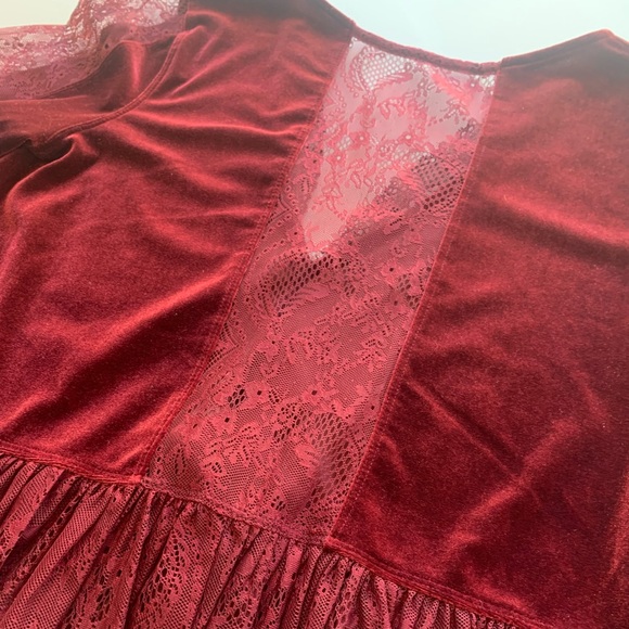 Free People Velvet & Lace V-Neck Top in Burgundy | Small - Picture 5 of 6